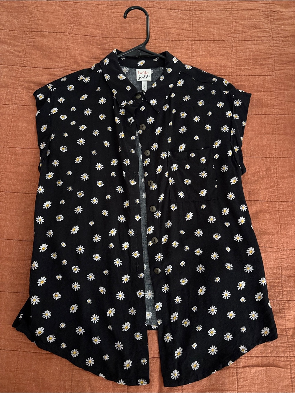 Belle Du Jour Black Daisy Print Button-Down Top